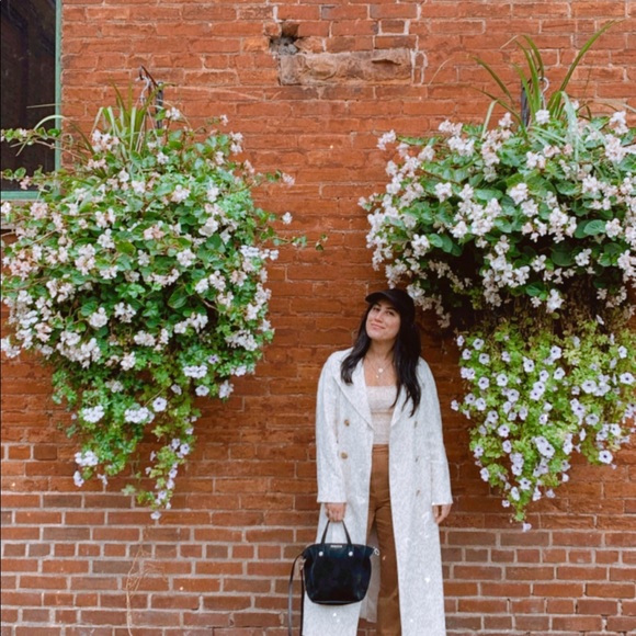 Meet your Posher, Samantha - Picture 3 of 5